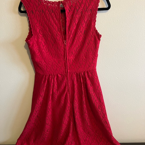 🛍️2/$10🛍️ Women’s Dress Barn Red Lace Dress. Size 4 - Picture 2 of 3